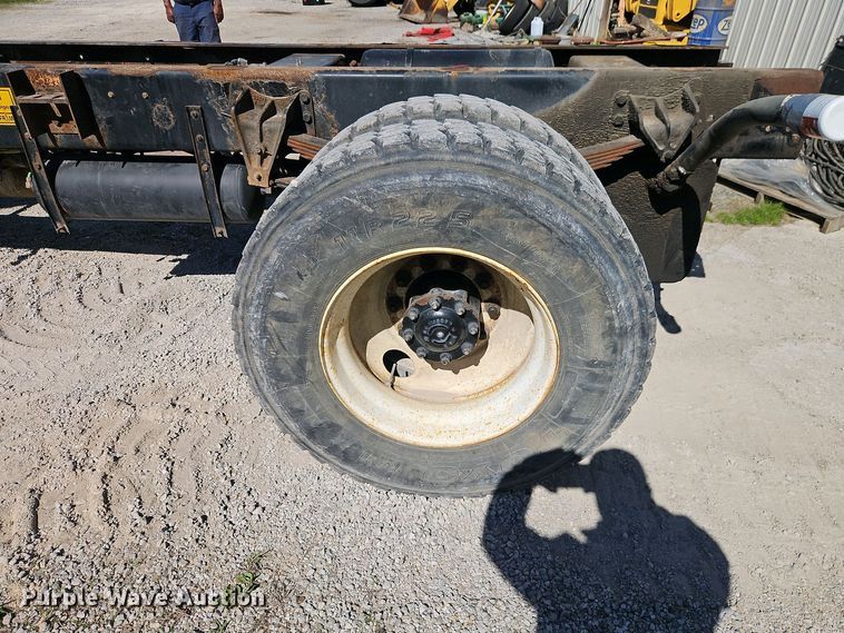 image for item EI8951 2006 HME 4465 900 cab and chassis