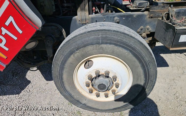 image for item EI8951 2006 HME 4465 900 cab and chassis