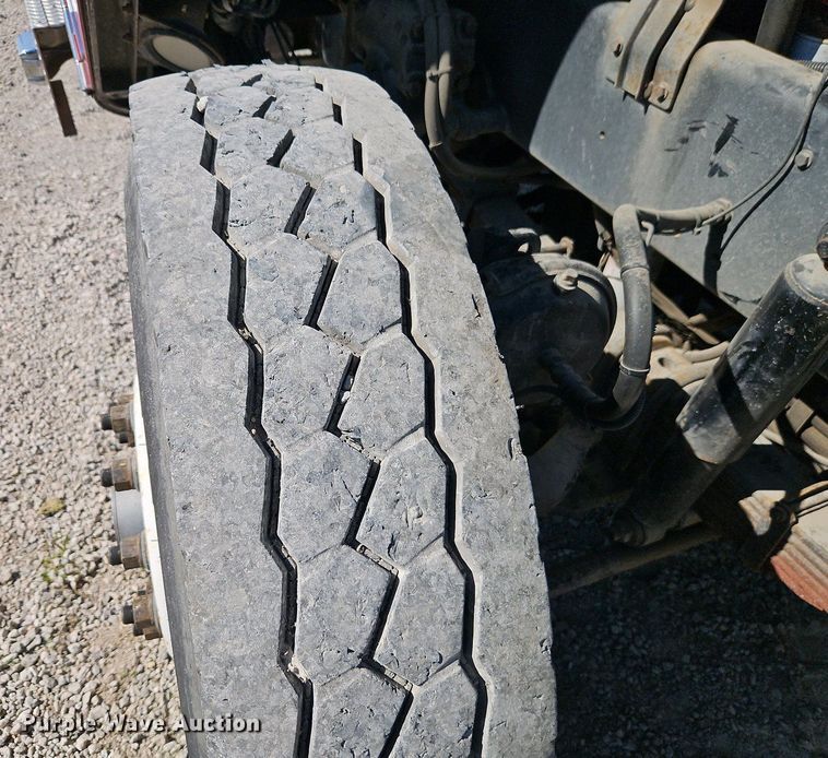 image for item EI8951 2006 HME 4465 900 cab and chassis