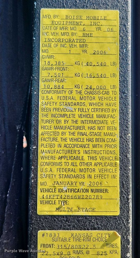 image for item EI8951 2006 HME 4465 900 cab and chassis