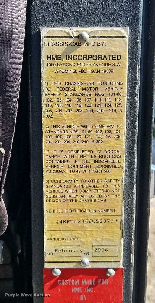 image for item EI8951 2006 HME 4465 900 cab and chassis