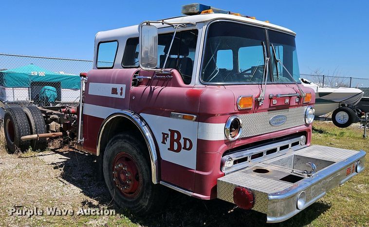 image for item EI8958 1980 Ford 8000 Custom Cab truck cab and chassis