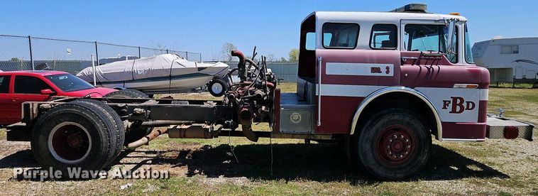 image for item EI8958 1980 Ford 8000 Custom Cab truck cab and chassis