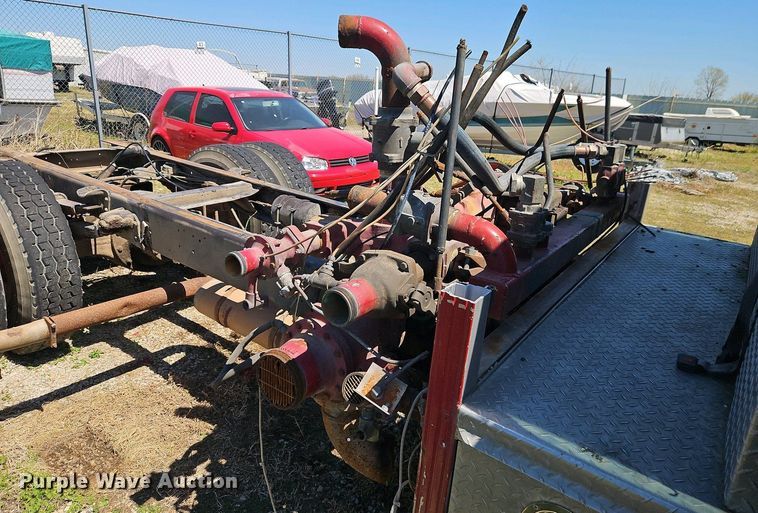 image for item EI8958 1980 Ford 8000 Custom Cab truck cab and chassis