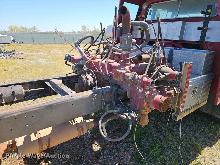 image for item EI8958 1980 Ford 8000 Custom Cab truck cab and chassis