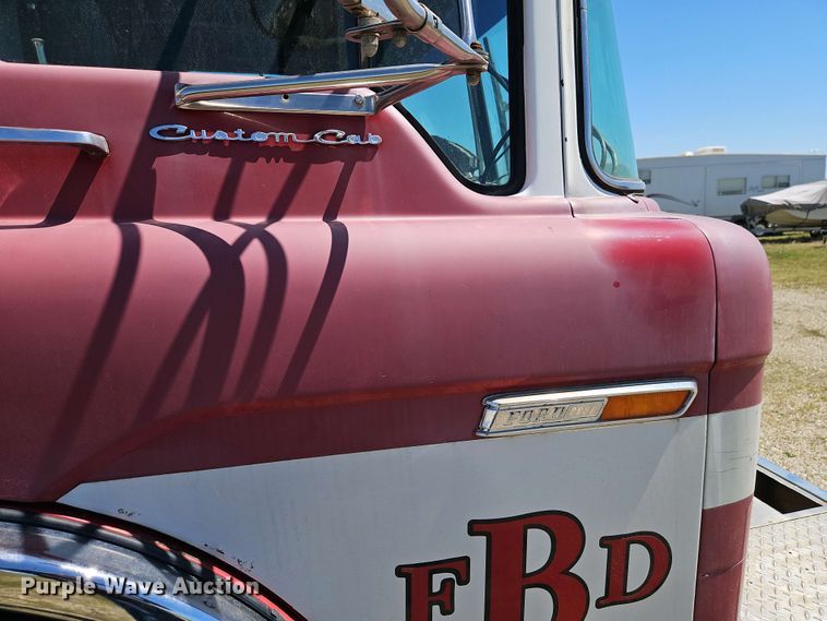 image for item EI8958 1980 Ford 8000 Custom Cab truck cab and chassis