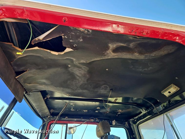 image for item EI8958 1980 Ford 8000 Custom Cab truck cab and chassis