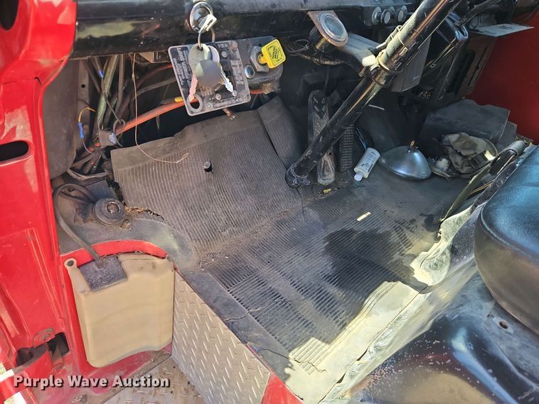 image for item EI8958 1980 Ford 8000 Custom Cab truck cab and chassis