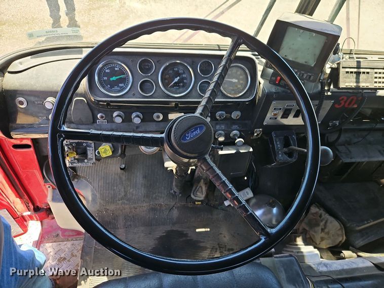 image for item EI8958 1980 Ford 8000 Custom Cab truck cab and chassis