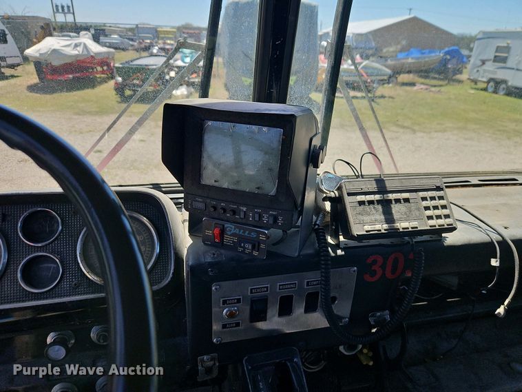 image for item EI8958 1980 Ford 8000 Custom Cab truck cab and chassis