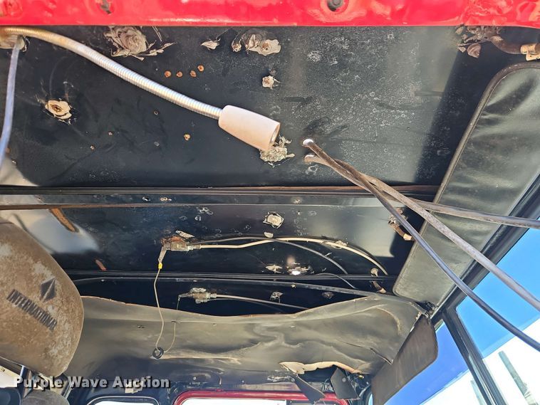 image for item EI8958 1980 Ford 8000 Custom Cab truck cab and chassis