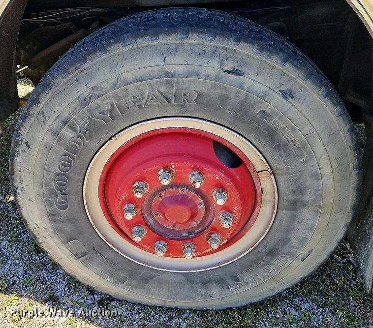 image for item EI8958 1980 Ford 8000 Custom Cab truck cab and chassis