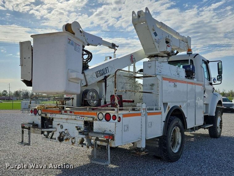 image for item EJ7421 2007 Freightliner Business Class M2 bucket truck