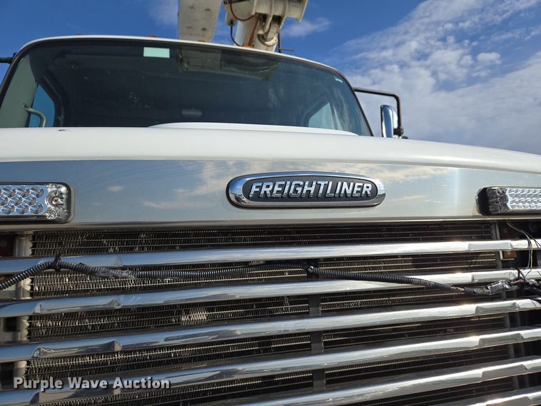 image for item EJ7421 2007 Freightliner Business Class M2 bucket truck