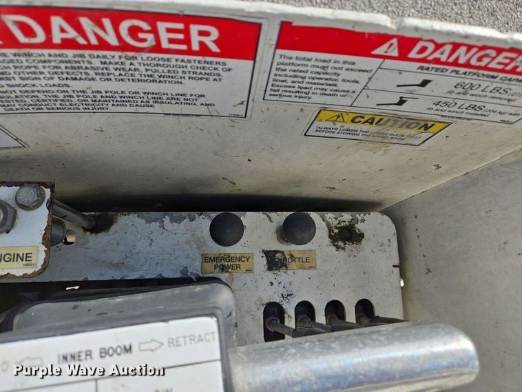 image for item EJ7421 2007 Freightliner Business Class M2 bucket truck