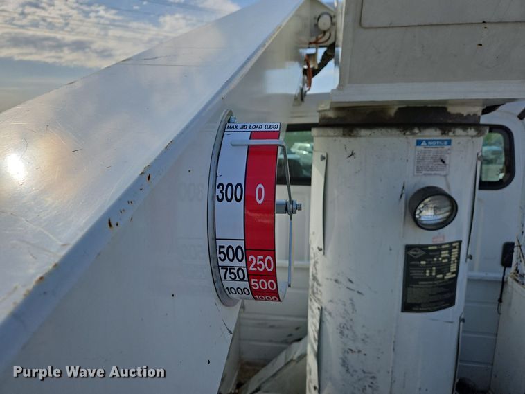 image for item EJ7421 2007 Freightliner Business Class M2 bucket truck