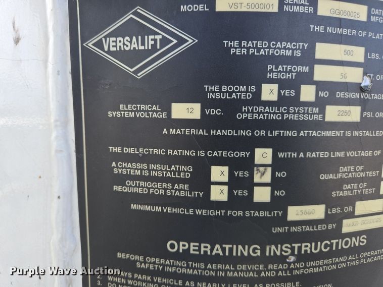 image for item EJ7421 2007 Freightliner Business Class M2 bucket truck