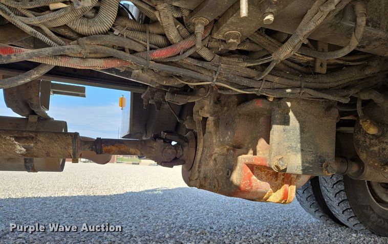 image for item EJ7421 2007 Freightliner Business Class M2 bucket truck