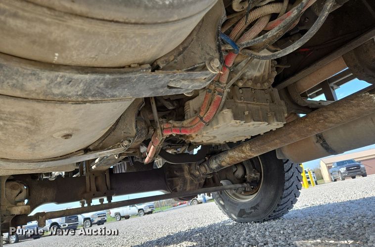 image for item EJ7421 2007 Freightliner Business Class M2 bucket truck