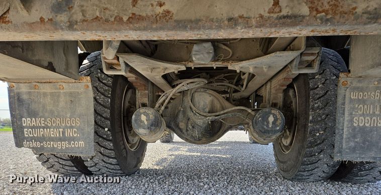 image for item EJ7421 2007 Freightliner Business Class M2 bucket truck