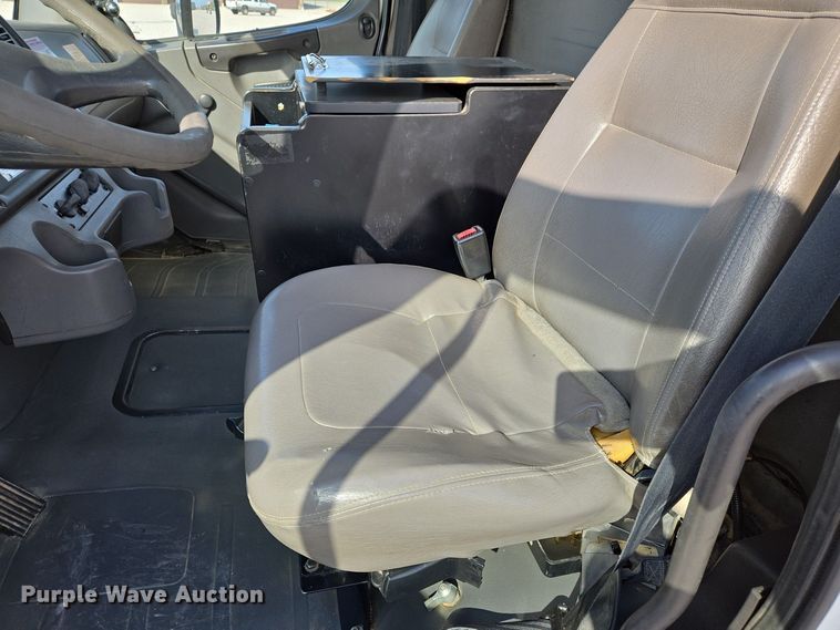 image for item EJ7421 2007 Freightliner Business Class M2 bucket truck