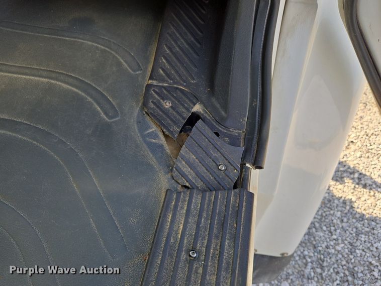 image for item EJ7421 2007 Freightliner Business Class M2 bucket truck