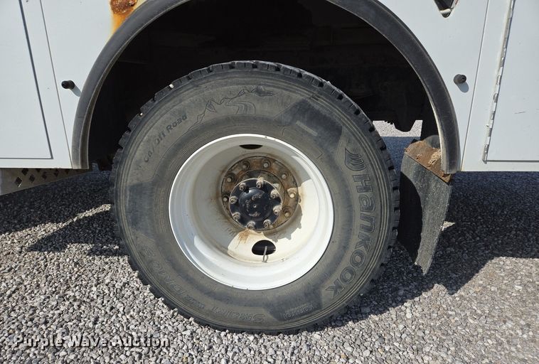 image for item EJ7421 2007 Freightliner Business Class M2 bucket truck