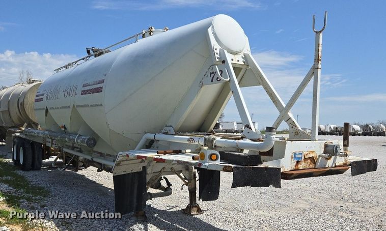 image for item EJ7436 1976 Fruehauf pneumatic dry bulk trailer