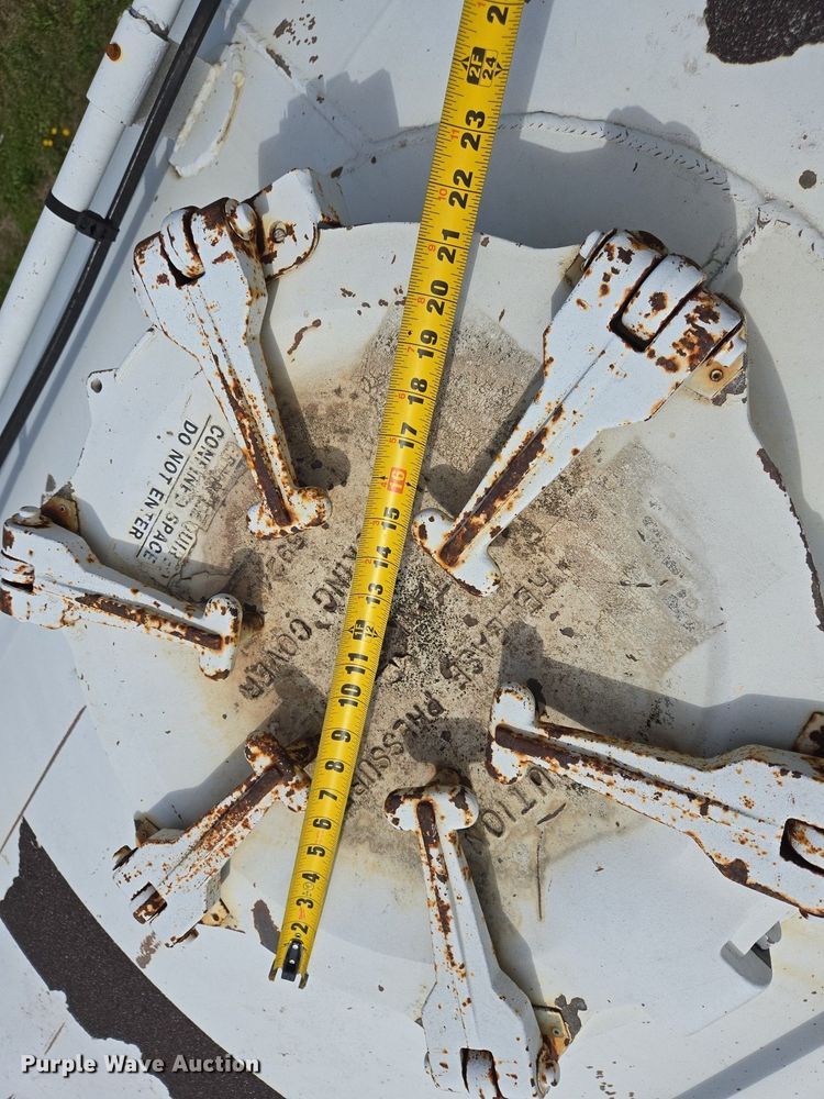 image for item EJ7436 1976 Fruehauf pneumatic dry bulk trailer