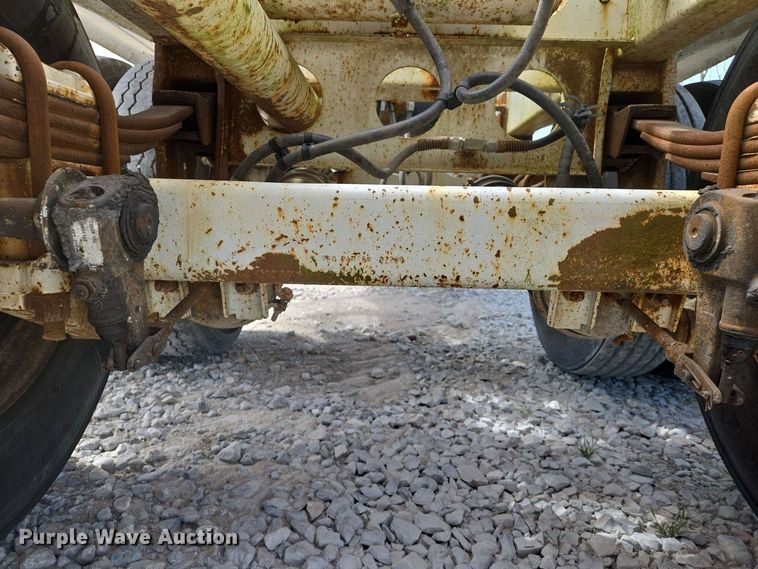 image for item EJ7436 1976 Fruehauf pneumatic dry bulk trailer