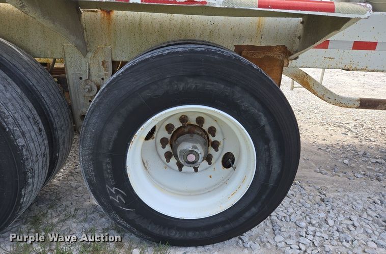 image for item EJ7436 1976 Fruehauf pneumatic dry bulk trailer