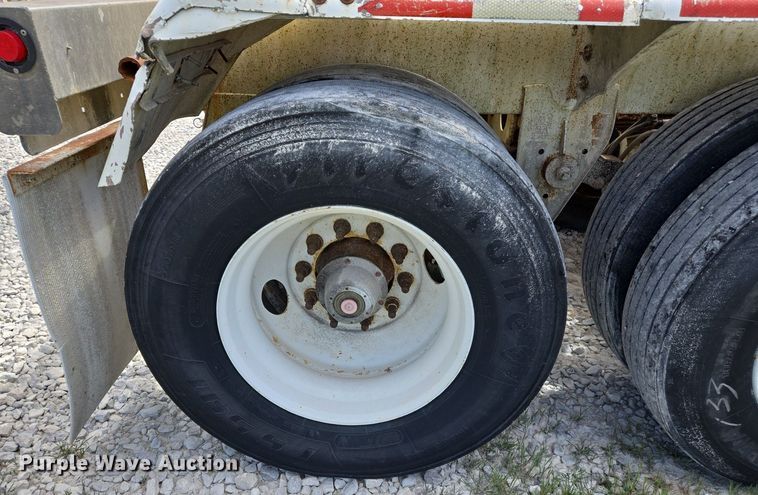 image for item EJ7436 1976 Fruehauf pneumatic dry bulk trailer