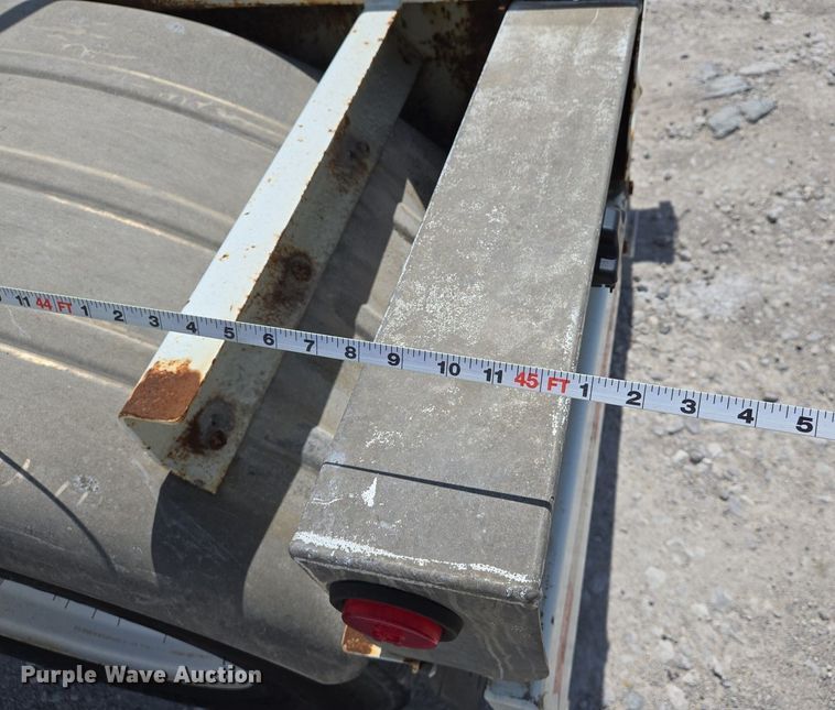 image for item EJ7437 1999 Fruehauf pneumatic dry bulk trailer