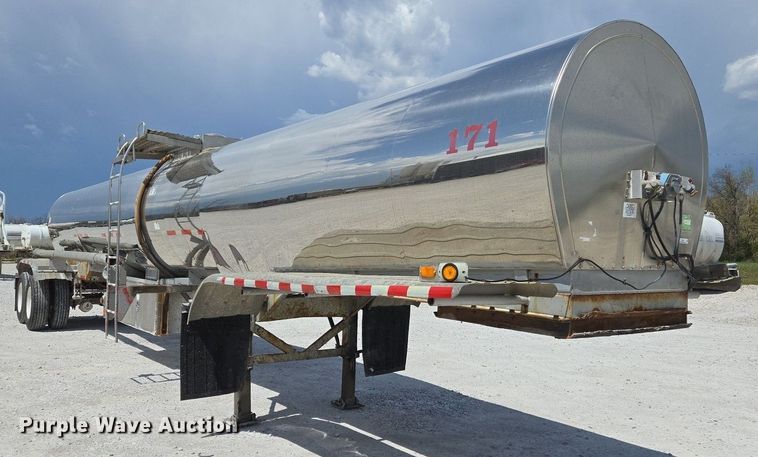 image for item EJ7438 1985 Brenner tank trailer