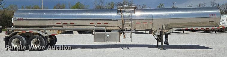 image for item EJ7438 1985 Brenner tank trailer