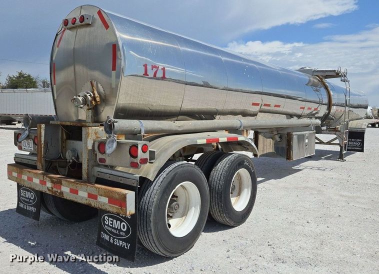 image for item EJ7438 1985 Brenner tank trailer