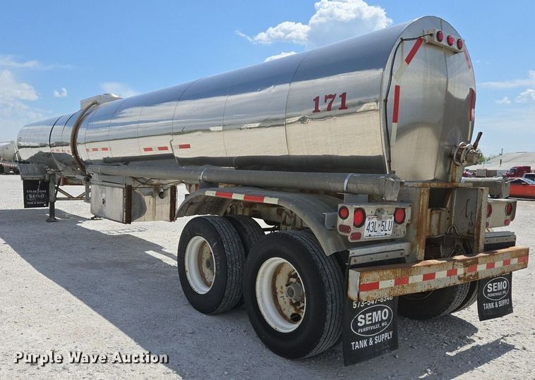 image for item EJ7438 1985 Brenner tank trailer
