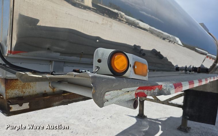 image for item EJ7438 1985 Brenner tank trailer