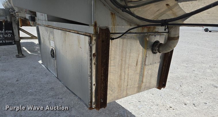 image for item EJ7438 1985 Brenner tank trailer