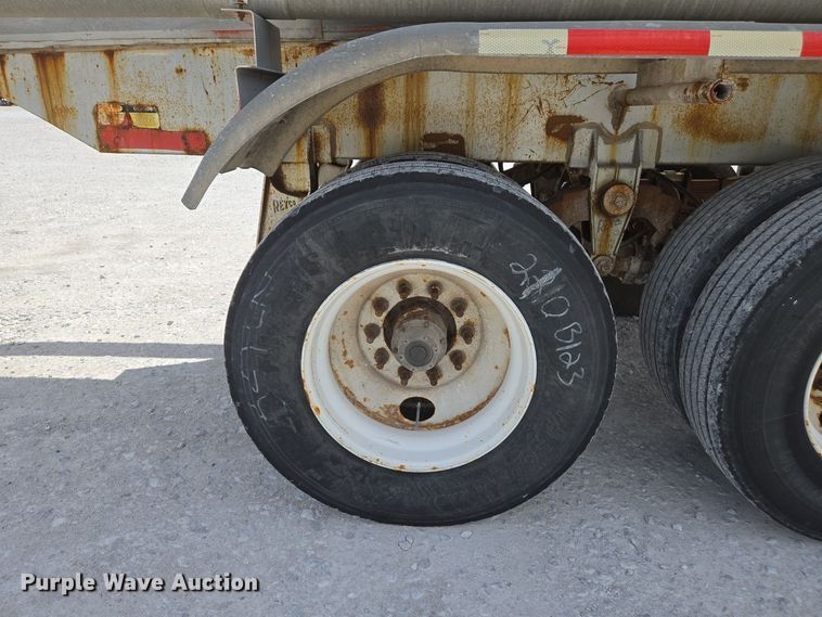 image for item EJ7438 1985 Brenner tank trailer