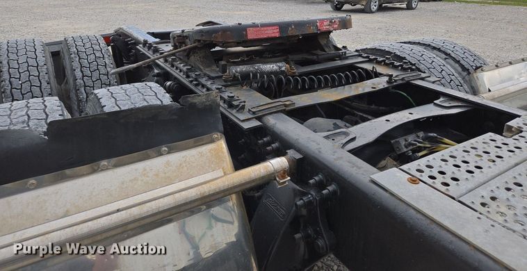 image for item EJ7439 2007 Freightliner semi truck