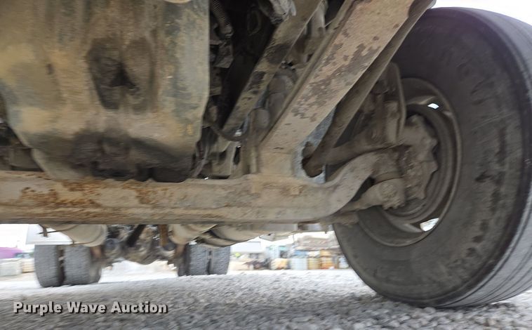 image for item EJ7439 2007 Freightliner semi truck