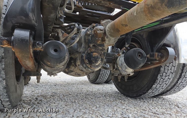 image for item EJ7439 2007 Freightliner semi truck