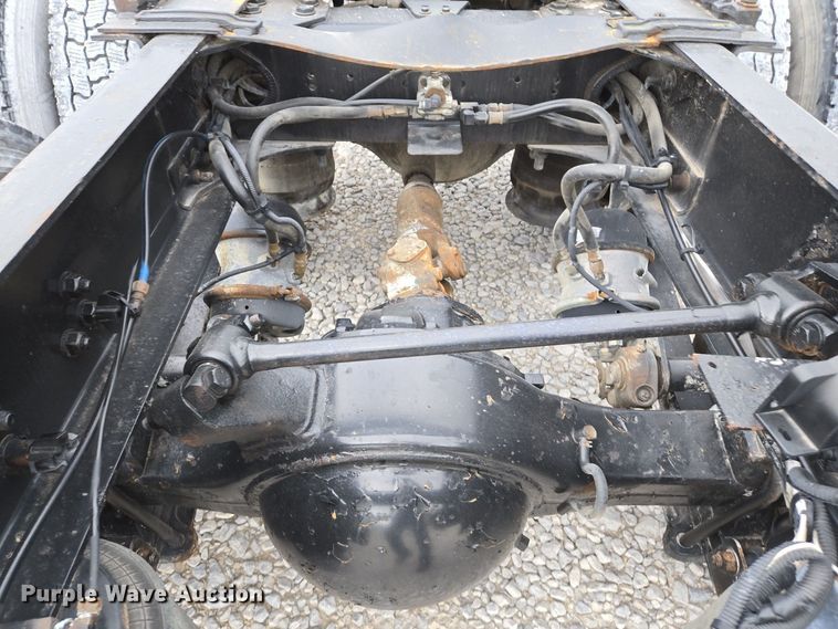 image for item EJ7439 2007 Freightliner semi truck