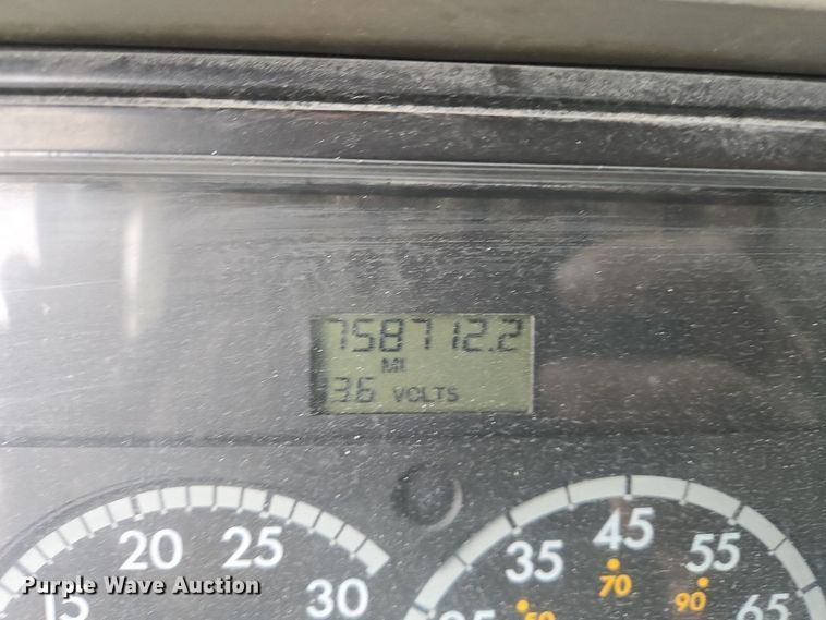 image for item EJ7439 2007 Freightliner semi truck