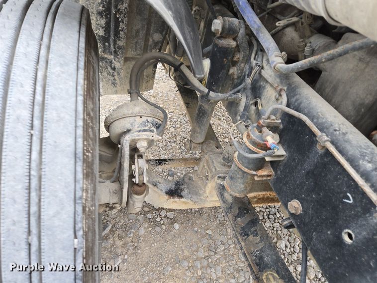 image for item EJ7439 2007 Freightliner semi truck