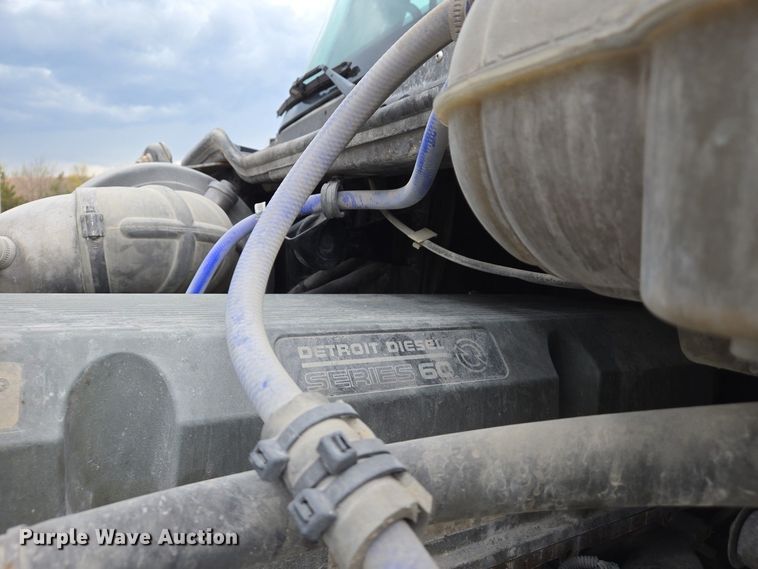 image for item EJ7439 2007 Freightliner semi truck