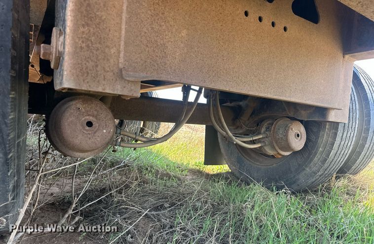 image for item EJ8629 2004 Fontaine FTW-5-8048WSAW flatbed trailer