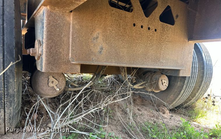 image for item EJ8629 2004 Fontaine FTW-5-8048WSAW flatbed trailer