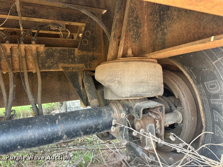 image for item EJ8629 2004 Fontaine FTW-5-8048WSAW flatbed trailer